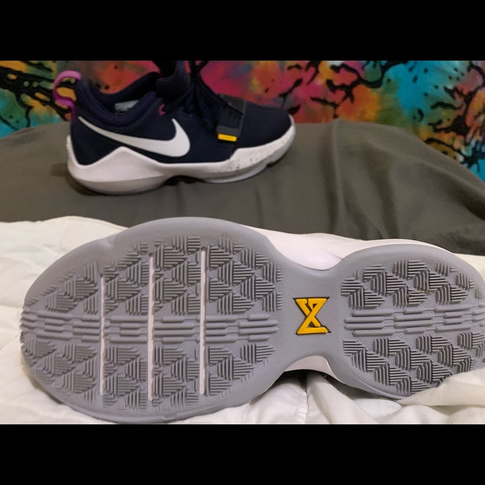 Woman’s Basketball shoes